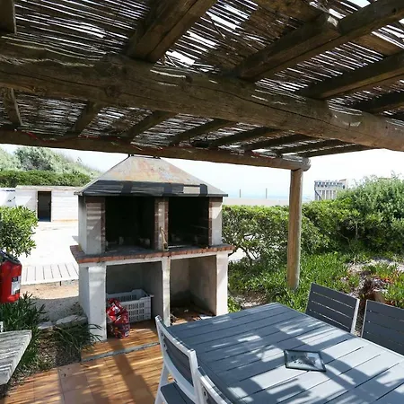 6 Personnes Vue 30 M De La *