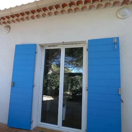 6 Personnes Vue 30 M De La Hyères