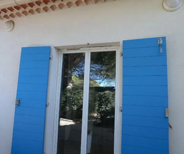 6 Personnes Vue 30 M De La Hyères