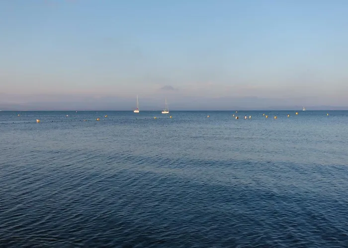 6 Personnes Vue 30 M De La Hyères